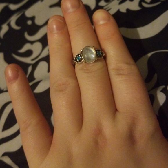 Cute ring - Picture 3 of 3